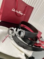 特 菲拉格慕男款双面皮带，正反两面一面黑色、一面咖色进口顶级荔枝纹牛皮！超强质感！