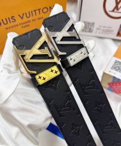 皮带：Lv..路易..威登顶级复刻. 腰带：原单品质百分百头层牛皮，保证真皮。雕花镂空工艺.真空电镀.永不掉色.24K纯钢扣头层小牛皮荔枝纹双面两用专柜同等质量