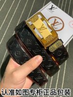 皮带：Lv..路易...威登自动扣 腰带：百分百头层牛皮，自动带身，保证真皮。24K纯钢扣永不掉色专柜同等质量， 送人自用首选 包装： 请认准如图专柜包装，赠送