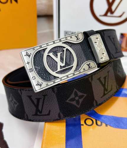 皮带：Lv..路易..威登顶级复刻- 腰带：原单品质百分百进口头层牛皮，保证真皮。雕花镂空工艺.真空电镀.永不掉色.24K纯钢扣头层老花，黑格，棕格，黑花，格仔