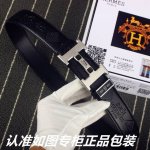 品名：爱玛仕.Her..Mes原单 型号：认准如图专柜包装，赠送打孔器 材料：百分百头层牛皮皮带，24K纯钢扣中间带logo字母保证真皮。专柜同等质量， 送人自