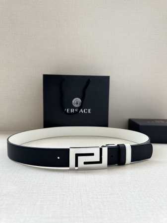 宽度3.5Cm Versace 范思哲两面手掌纹此款柔软的皮带饰有一个几何形状的希腊回纹别扣，既时尚又优雅 - 点击图像关闭