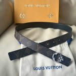 L0Uis Vuitt0N 今季新品 女士原單腰帶 寬度30毫米 經典小花帆布面配已素面小牛皮底 搭配新款花卉圖案五金 可雙面佩戴 百搭款