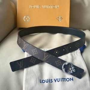 L0Uis Vuitt0N 今季新品 女士原單腰帶 寬度30毫米 經典小花帆布面配已素面小牛皮底 搭配新款花卉圖案五金 可雙面佩戴 百搭款