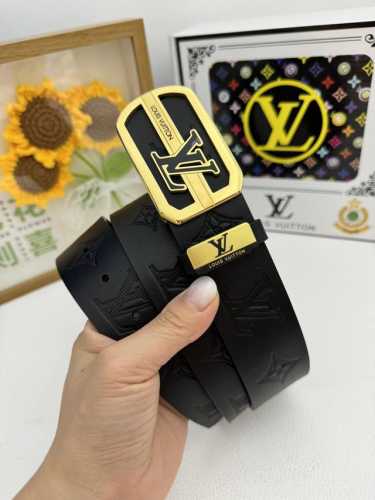 品名：Lv..路易..威登原单 材质：原单牛皮腰带 百分百头层牛皮腰带保证真皮，24K纯钢扣，专柜原单品质、做工精细，时尚大牌，送人自用首选 包装： 请认准如图