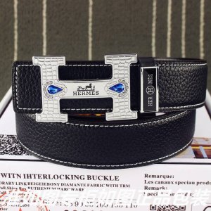品名：爱玛仕.Her..mes镶钻 型号：认准如图专柜包装，赠送打孔器 材料：百分百头层牛皮皮带，24k纯钢扣，镶钻工艺永不掉色保证真皮，专柜同等质量， 送人自