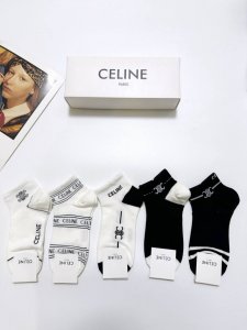 配包装 一盒5双 Celine 赛琳 经典字母Logo 纯棉短袜 ，Ins超火爆短袜，纯棉面料，潮人必备 ，经典配色 个性时尚百搭款，你值得拥有哦