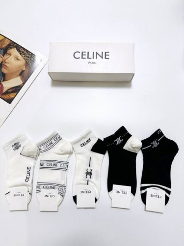 配包装 一盒5双 Celine 赛琳 经典字母Logo 纯棉短袜 ，Ins超火爆短袜，纯棉面料，潮人必备 ，经典配色 个性时尚百搭款，你值得拥有哦