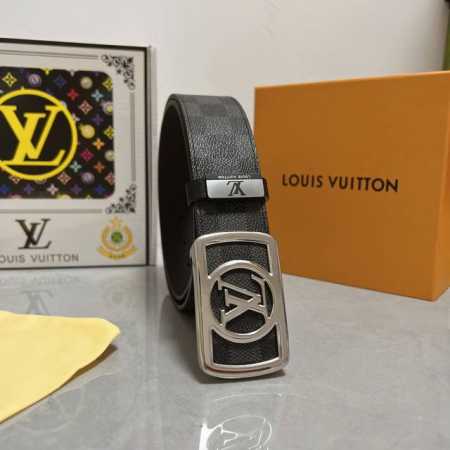 品名：Lv..路易..威登原单 材质：原单牛皮腰带 百分百头层牛皮腰带保证真皮，24K纯钢扣，专柜原单品质、做工精细，时尚大牌，送人自用首选 包装： 请认准如图 - 点击图像关闭