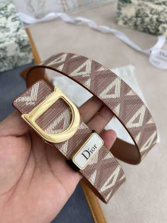 品名：迪奥. Dior.原单 腰带 皮带 型号：挂扣，原版经典双色挂扣，实物拍摄，头层牛皮 材料：百分百头层牛皮，保证真皮。双面可用专柜同等质量，原版经典新款花 - 点击图像关闭