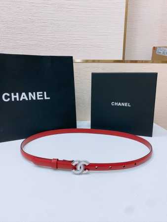 Chanel Cc 树脂白 与 链齿牙金 与银 Logo扣. 进口胎牛皮腰带 1.5Cm精品 精致 典雅 - 点击图像关闭