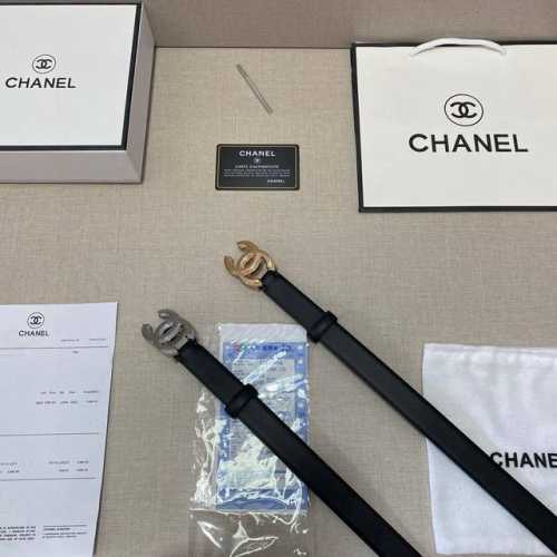 品牌：香奈儿Chanel 等级：女士皮带.定制头牛层皮.双面可用。油精边致、官网同步新款 配专全柜套包装 送打眼针 长度不裁剪 扣头：广州原版扣 长度：90 1