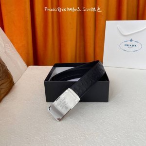 特 普拉达 Prada进口小牛皮，手感细腻柔软，搭配纯钢自动精品扣，男士必备！宽度：3.5Cm