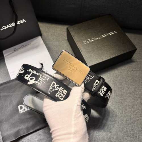 Dg，宽4.0㎝ Dolce&Gabbana 新款 黑色印花小牛皮腰带，摩登干练配饰，缀以双色电镀金属 Dg 徽标搭扣
