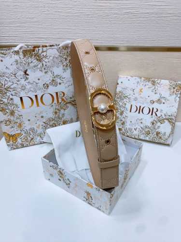 Dior Montaigne Jolie Belt 光滑小牛皮和白色树脂珍珠 饰有*Christian Dior*标志 羊皮菱格腰带3.0Cm