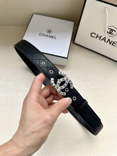 特 宽度3.0Cm Chanel 香奈儿两面原版碰纹牛皮搭配金 银色精品五金配件！