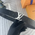 Lv 特种皮腰带系列 ，原厂五金精品不锈钢扣，手感柔软舒适 宽3.8Cm。