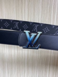 特 当季新款，4.0一面帆布印黑花，一面小牛皮平纹皮，搭配精品渐变色扣实物实拍，官网同步