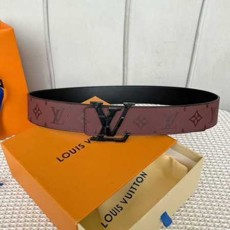 特 寬40Mm 最新頂級原單腰帶 春夏新款 本款Lvshape雙面腰帶拼接Monogram Prism壓紋漆皮！搭配點綴亮光Lvshape搭扣 每個角度不一的顏 - 点击图像关闭