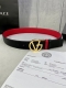 宽度4.0Cm Versace 范思哲 此款两面用皮革腰带的搭扣饰有品牌标志性的金 银色闪光virtus五金配件。