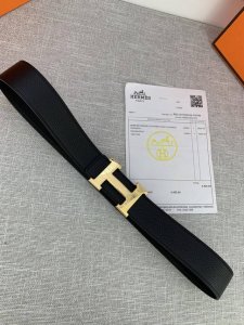 Hermes 爱马仕，专柜同款，3.8Cm宽，带身采用进口头层Togo牛皮，Boxer牛皮衬里，配以精品五金配件，可双面使用，顶级做工无可挑剔