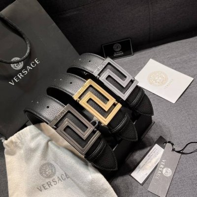 特 范思哲 宽4.0Cm 头层牛皮 新款 皮带，饰有雕刻Logo的Greca搭扣