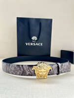 特 宽度3.8Cm Versace 皮带，配有立体La Medusa双面搭扣，一面饰有Barroco印花。 La Medusa搭扣 腰带环 底面料：100%牛皮