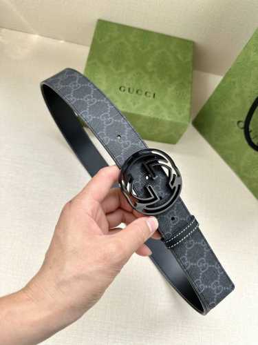 宽度3.8Cm Gucci Gg Supreme帆布腰带，饰以互扣式双 G 带扣。腰带为意大利尺寸， 黑色 蓝色 米色 乌木色 Gg Supreme帆布，采用环