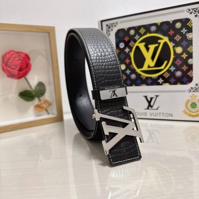 品名：Lv..路易..威登 材质：原单牛皮腰带 百分百头层牛皮腰带保证真皮，24K纯钢扣，专柜原单品质、做工精细，时尚大牌，送人自用首选 包装： 请认准如图专柜