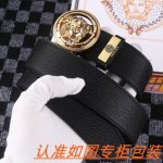 男士腰带：范思哲 原单 男士皮带：百分百头层牛皮，保证真皮。24K纯钢扣双面可用专柜同等质量， 送人自用首选 包装： 请认准如图专柜包装，赠送打孔器，银联发票，