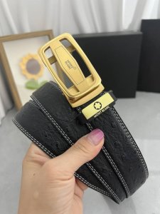 品名：万宝龙 Montblanc 自动带 材质：原单牛皮腰带 百分百头层牛皮腰带保证真皮，24K纯钢扣，专柜原单品质、做工精细，时尚大牌，送人自用首选 包装：