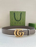 特 宽度4.0Cm Gucci 这款单品将品牌的过去与未来贯通在一起，以现代风格的全新设计诠释了经典设计元素。Guccio Gucci字母交织图案巧妙融入纹理和