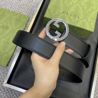 高端品质，实物拍摄 配全套礼盒 ：Gucci 專櫃最新升华版本 寬度38毫米 進口小牛皮壓花衬托稀缺的原廠意大利樹膏皮 搭配做工精緻的gg扣