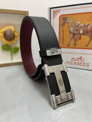 品名：爱马仕.Hermès 原单 材质：原单牛皮腰带 百分百头层牛皮腰带保证真皮，24K纯钢扣，专柜原单品质、做工精细，时尚大牌，送人自用首选