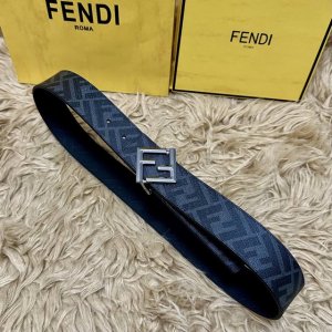 Fendi 芬迪 专柜同款 宽4.0Cm 双环正反用腰带 Ff按钉搭扣 黑色Cuoio Romano皮革材质 反面面料带有烟草黄和黑色Ff图案 四方金属饰面 时