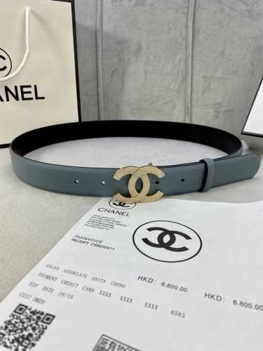 宽度3.0Cm Chanel 香奈儿 经典款平纹 两面牛皮搭配 金 银 色镶钻钢扣。