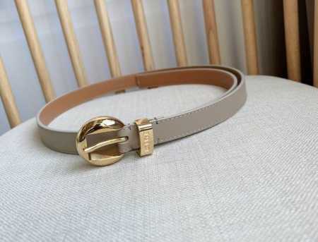 Loewe 罗意威 专柜最新同款腰带 选用光滑牛皮革窄款腰带 配有Anagram Pebble针扣 卓越的工艺 个性的造型 精美的材质 宽:2.0Cm - 点击图像关闭