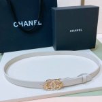 特 C Hanel 23P Cc 珍珠 与 水钻 Logo字母搭扣 黄铜金属小牛皮腰带 手感柔软 细腻 2.0Cm