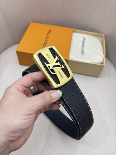 L0Uis Vuitt0N Lv 男士专柜品质腰带 宽度40Mm 配置精品扣 双面进口头层牛皮设计 皮质柔软 手感细腻舒适