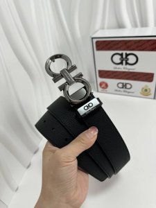 品名：菲拉格幕 原单 材质：原单牛皮腰带 百分百头层牛皮腰带保证真皮，24K纯钢扣，专柜原单品质、做工精细，时尚大牌，送人自用首选 包装： 请认准如图专柜包装赠
