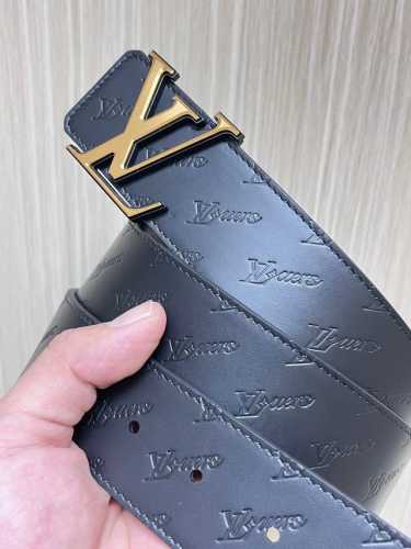 特 4.0当季新款 一面进口小牛皮 一面进口帆布印花 可双面用 搭配精品扣头 实物实拍