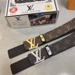 品名：Lv..路易..威登原单 材质：原单牛皮腰带 百分百头层牛皮腰带保证真皮，24K纯钢扣，专柜原单品质、做工精细，时尚大牌，送人自用首选 包装： 请认准如图