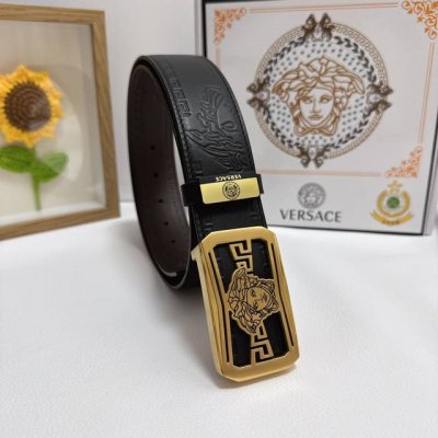 品名：Versace.范思哲 材质：原单牛皮腰带 百分百头层牛皮腰带保证真皮，24K纯钢扣，专柜原单品质、做工精细，时尚大牌，送人自用首选 包装： 请认准如图专