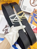 皮带：Lv..路易..威登顶级复刻- 腰带：原单品质百分百进口原厂头层牛皮，保证真皮。雕花设计工艺.真空电镀.永不掉色.24K纯钢扣头层小牛皮系列双面两用专柜同