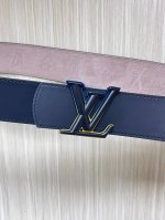 4.0宽双面进口牛皮，一面反绒压花，一面平纹底搭配精品五金，实物实拍，官网同步。