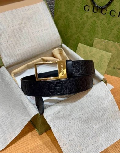 G家顶級品质 原版復刻出品 寬度3.5 於經典之中融入新意 带身进口荔枝纹压有双G标识 原厂牛皮底 搭配方形镂空字母扣 对版专柜 顶级
