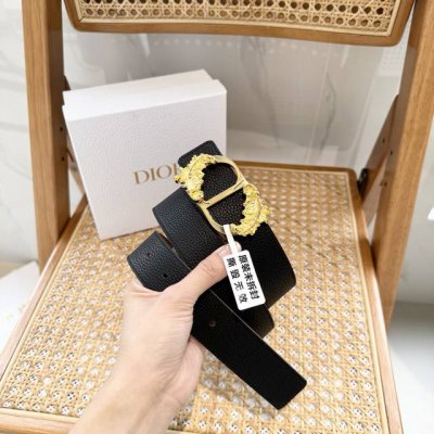 Dior 3.5Cm 新款腰带 经典Cd五金扣饰以羽毛形装饰 双面头层荔枝纹搭配 新颖独特 优雅气质十足
