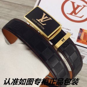 品名：Lv..路易..威登自动扣 型号：认准如图专柜包装，赠送打孔器 材料：百分百头层牛皮，24K纯钢扣，自动带身，保证真皮。专柜同等质量， 送人自用首选 包装