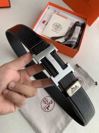 品名： 爱玛仕.Hermes原单 型号：双面使用挂扣，图片实物拍摄 材料：双面头层牛皮，挂扣系列，纯钢质扣头，经典h扣头，钯镀电镀工艺永不掉色。带身可双面使用， - 点击图像关闭