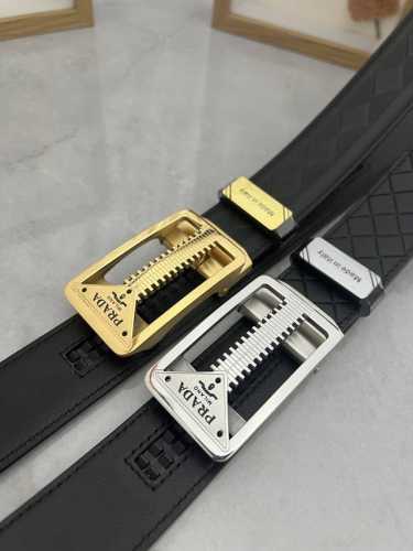 品名：普拉达 原单 自动带 材质：原单牛皮腰带 百分百头层牛皮腰带保证真皮，24K纯钢扣，专柜原单品质、做工精细，时尚大牌，送人自用首选 包装： 请认准如图专柜